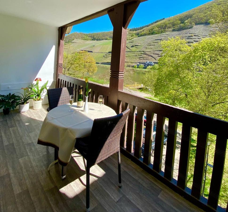 Hotel Krone Riesling Trittenheim Exterior photo