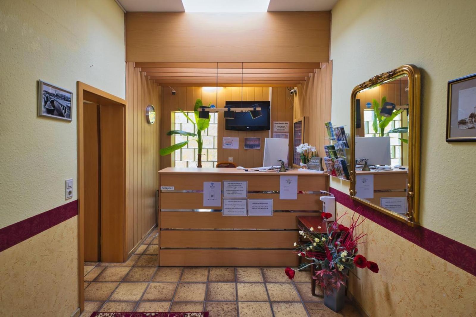 Hotel Krone Riesling Trittenheim Exterior photo