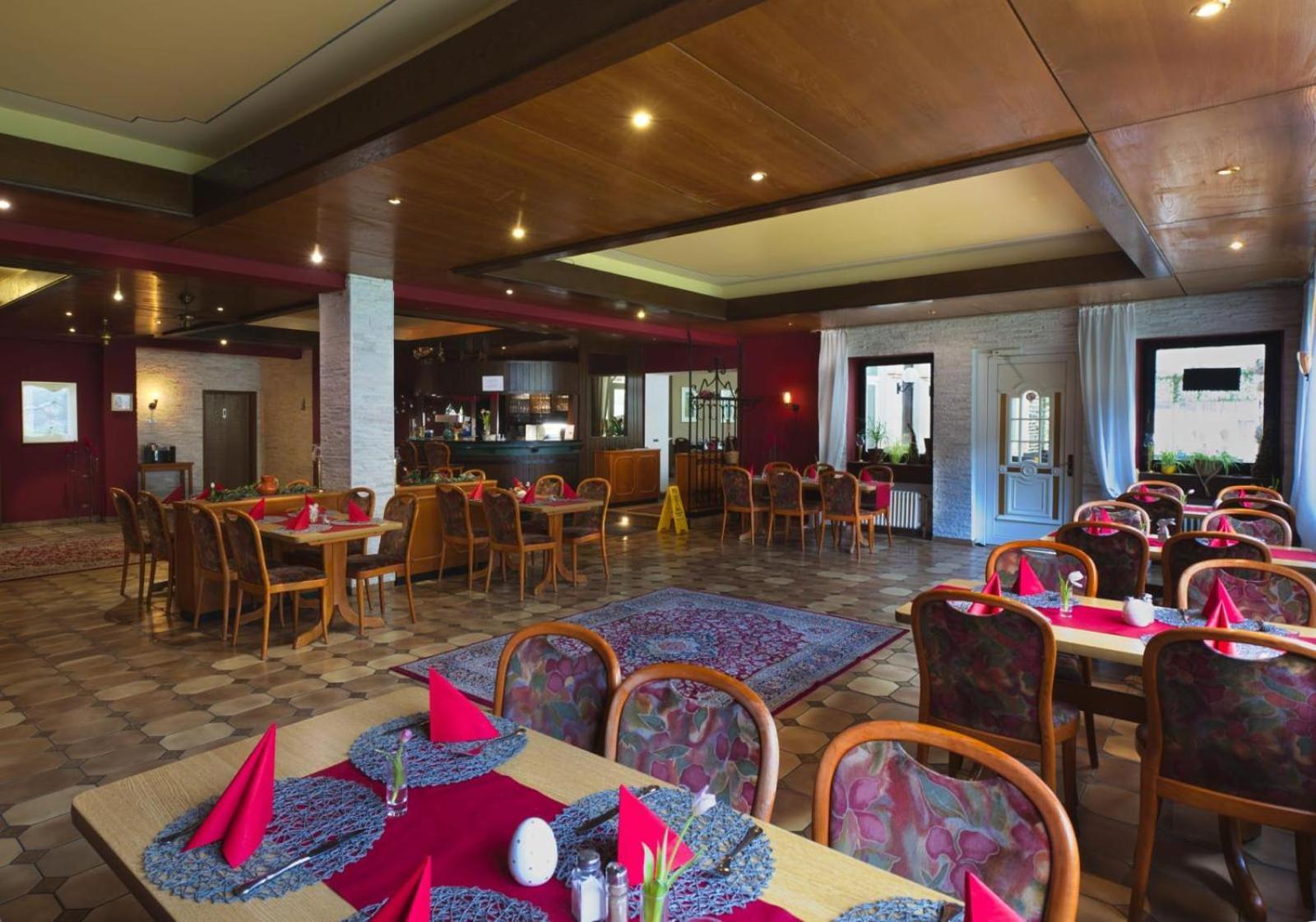 Hotel Krone Riesling Trittenheim Exterior photo